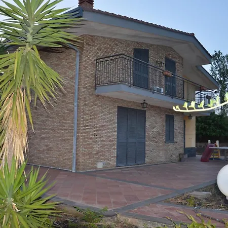 Semesterbostad Elena *